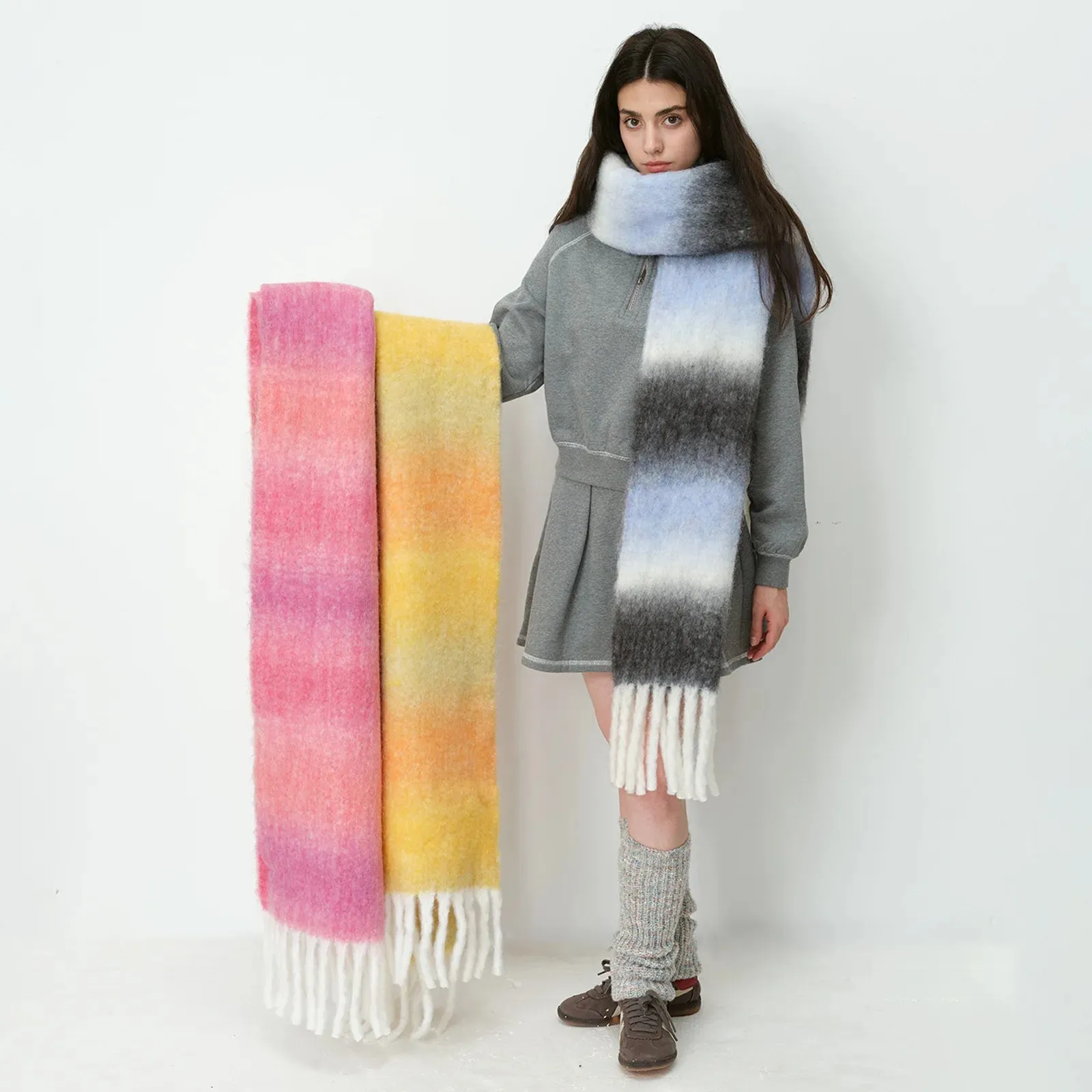 Design Warm Temperament Gradient Color Wool Thickened Winter Scarf